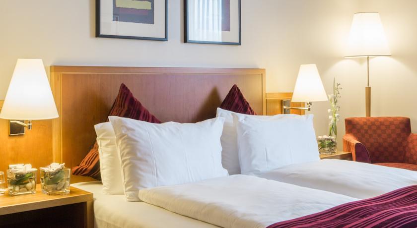 Фото Crowne Plaza City Alster