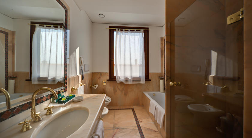 Фото Due Torri Hotel