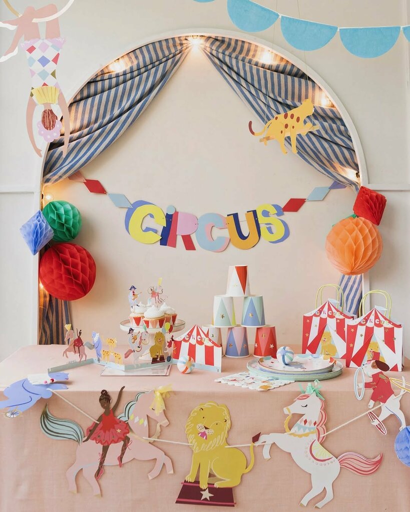 Goods for holiday Party Camel Gifts LLC, Dubai, photo