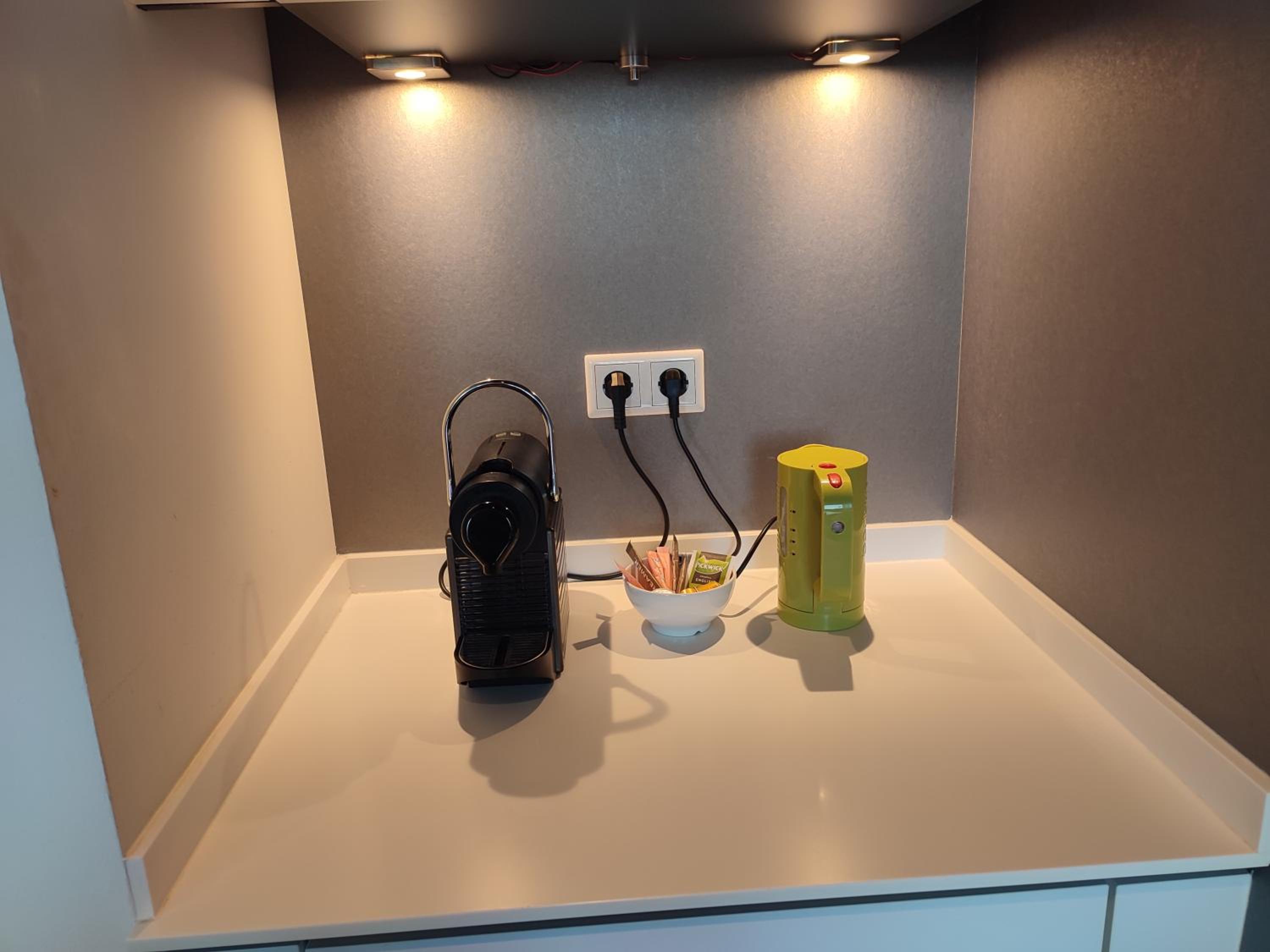 Фото B-aparthotel Kennedy