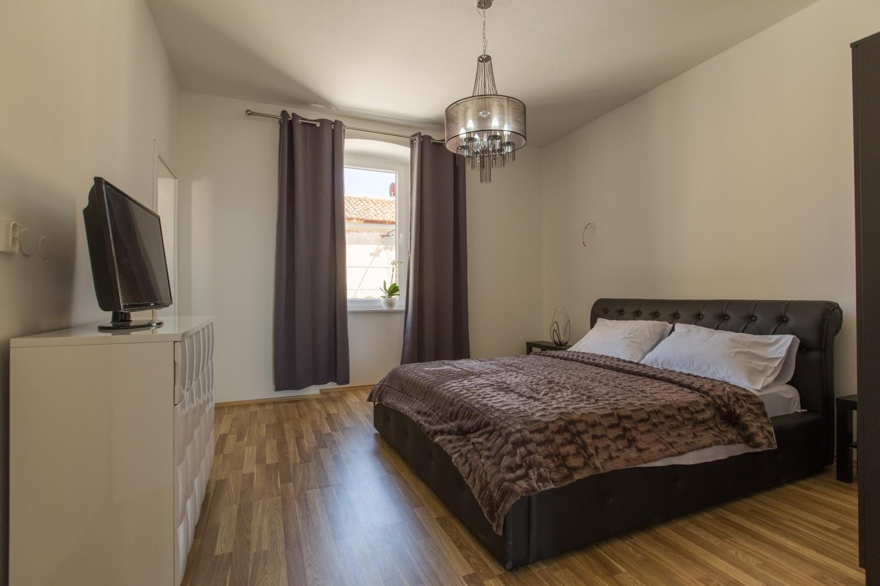 Фото Captain Emo City Apartments