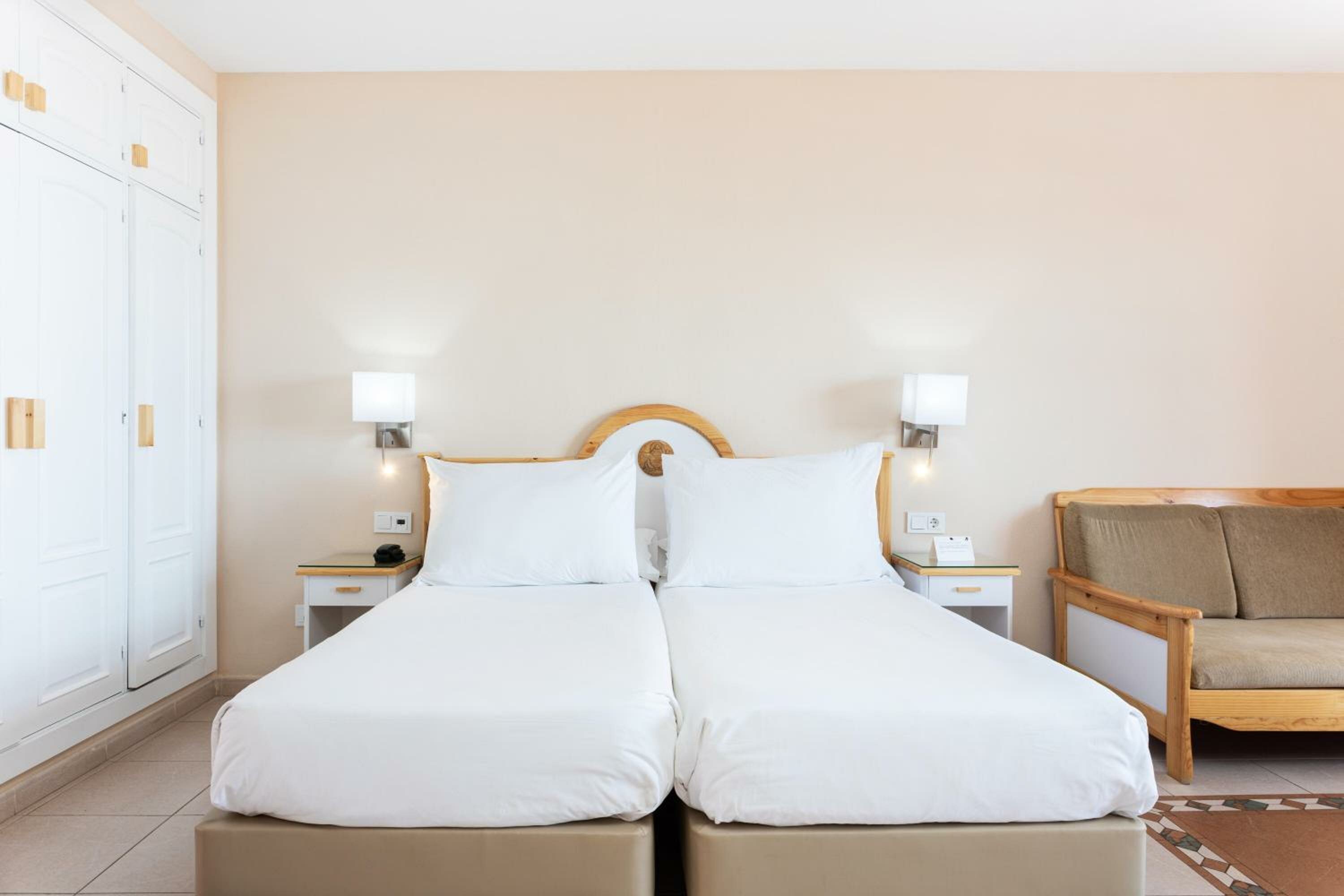 Фото Hotel El Duque