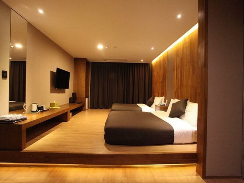 Гостиница Designers Hotel The Rich в Кояне