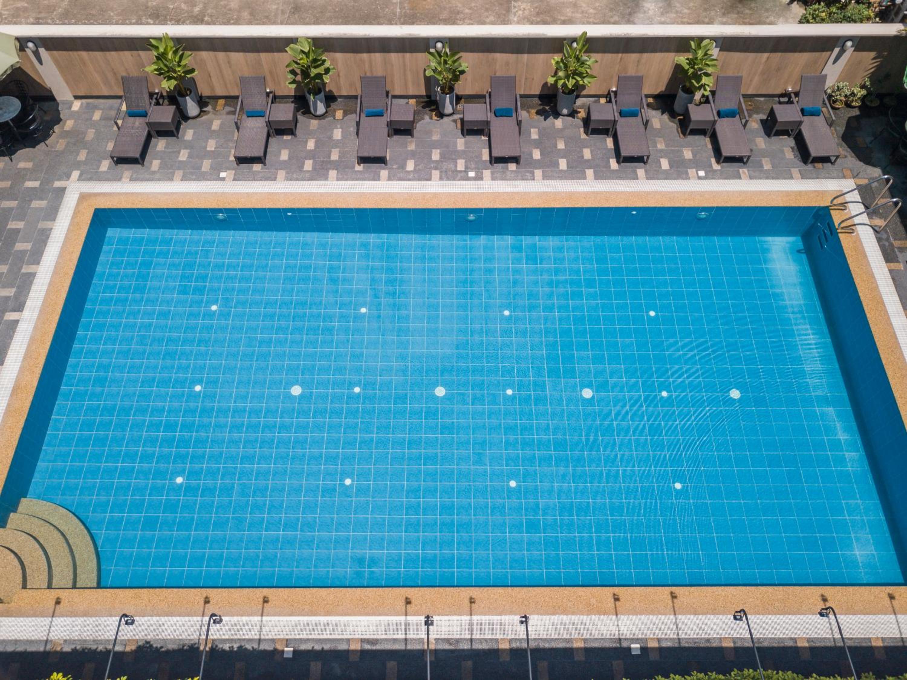 Фото Tropicana Suites