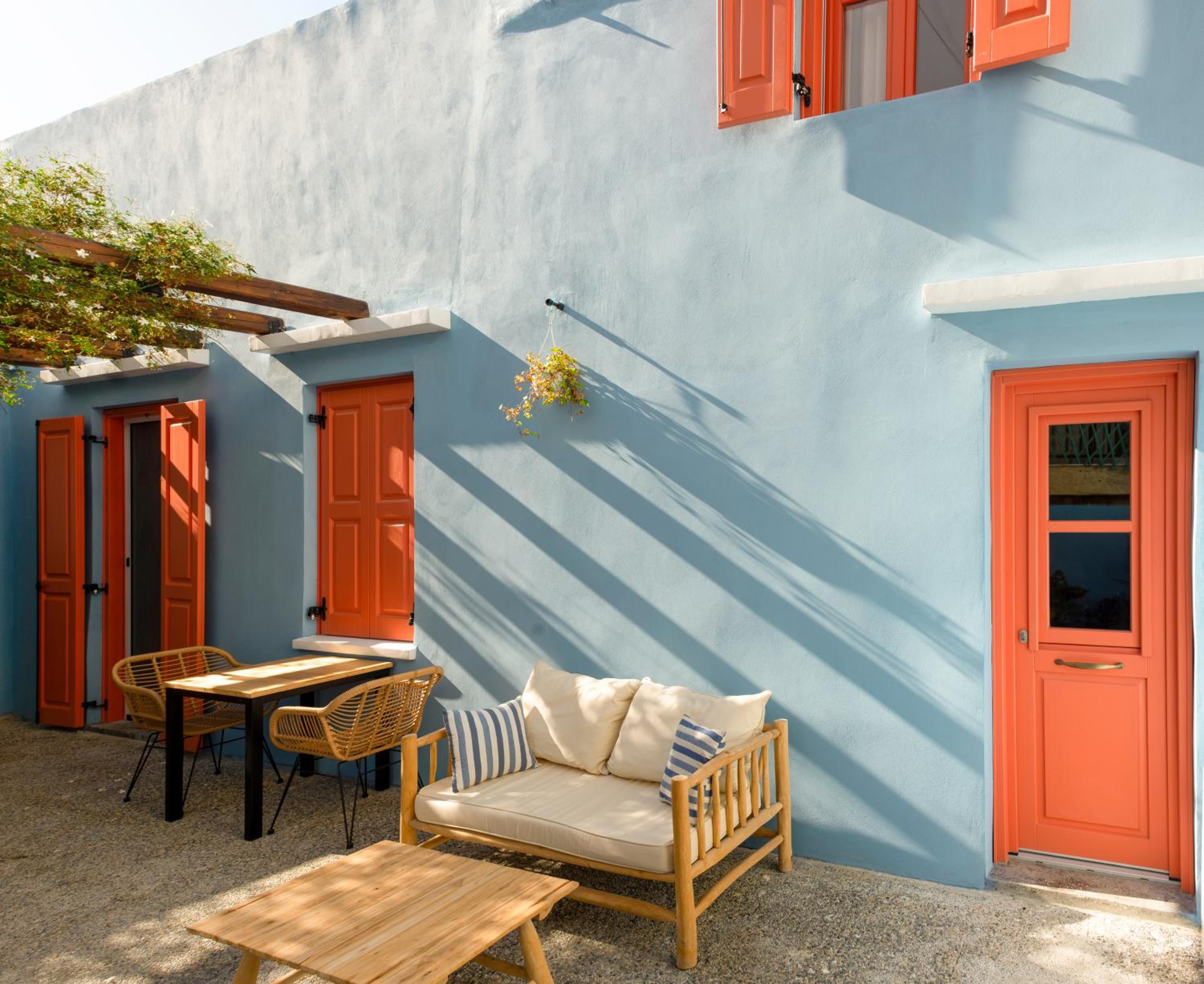 Фото Blue Jasmine Suites