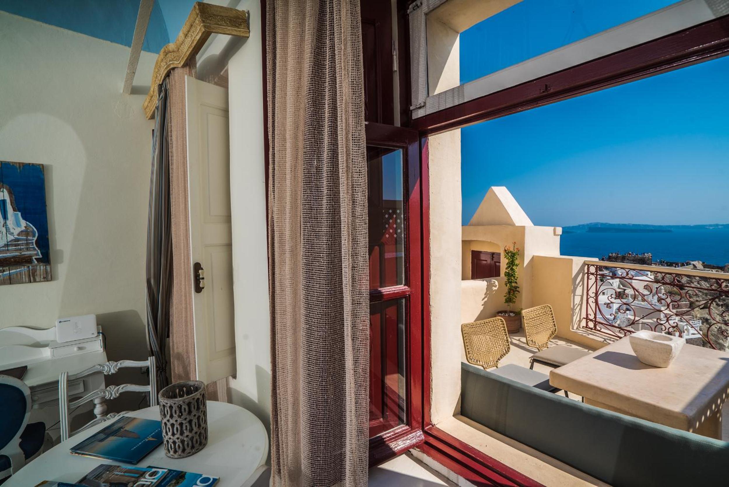 Фото Poseidon Mansion