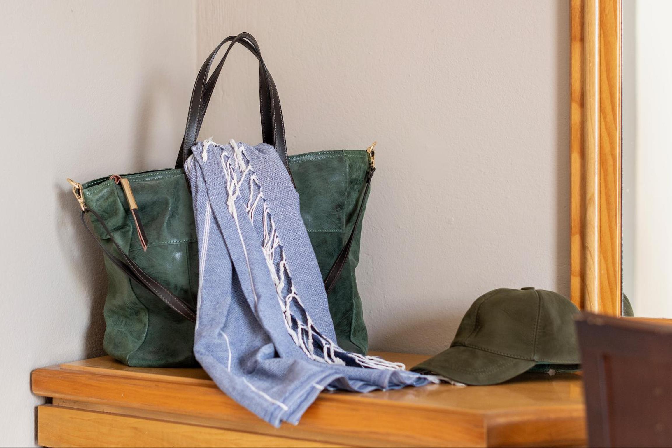 Фото Manias Apartments