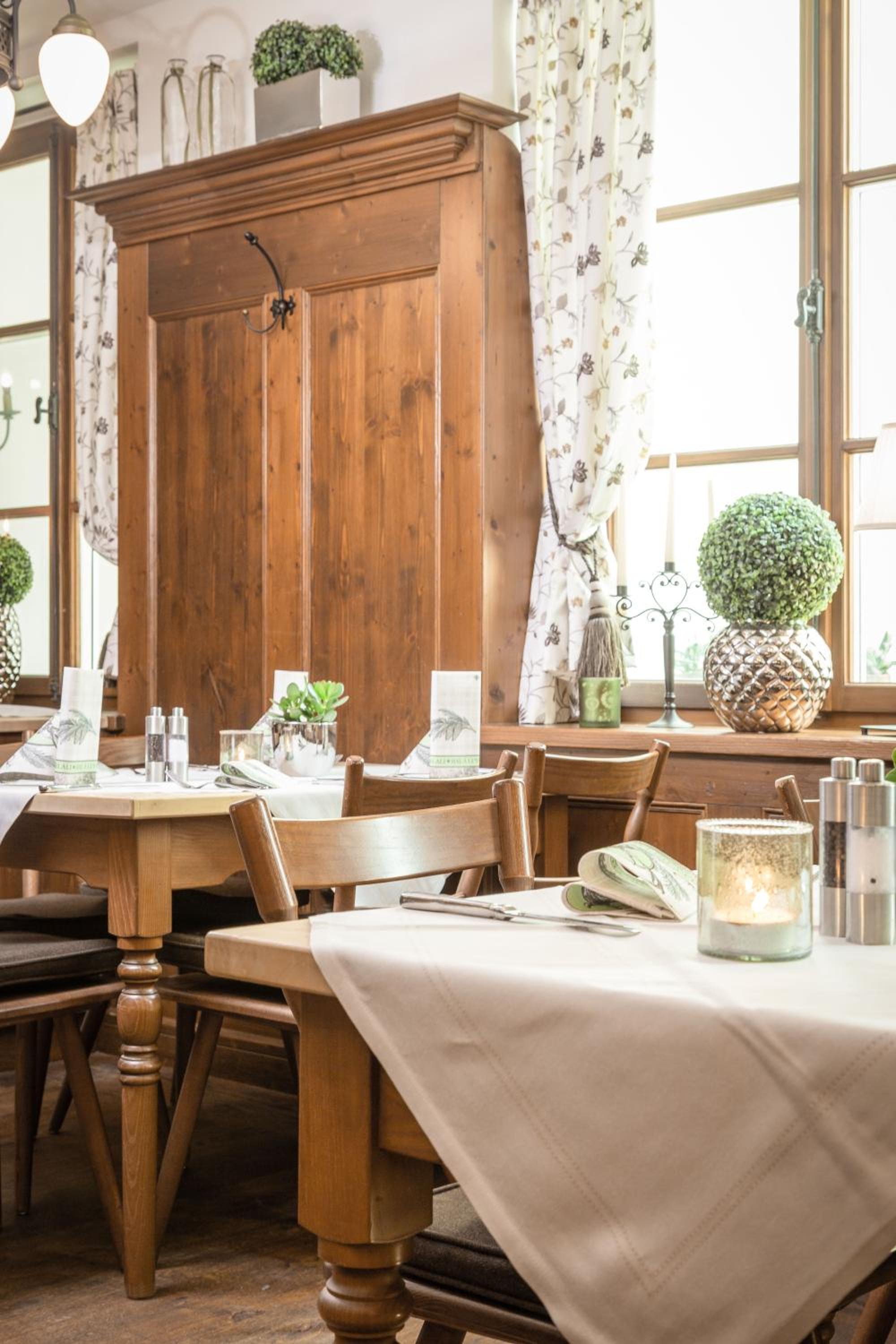 Фото Hotel - Gasthof Höttl