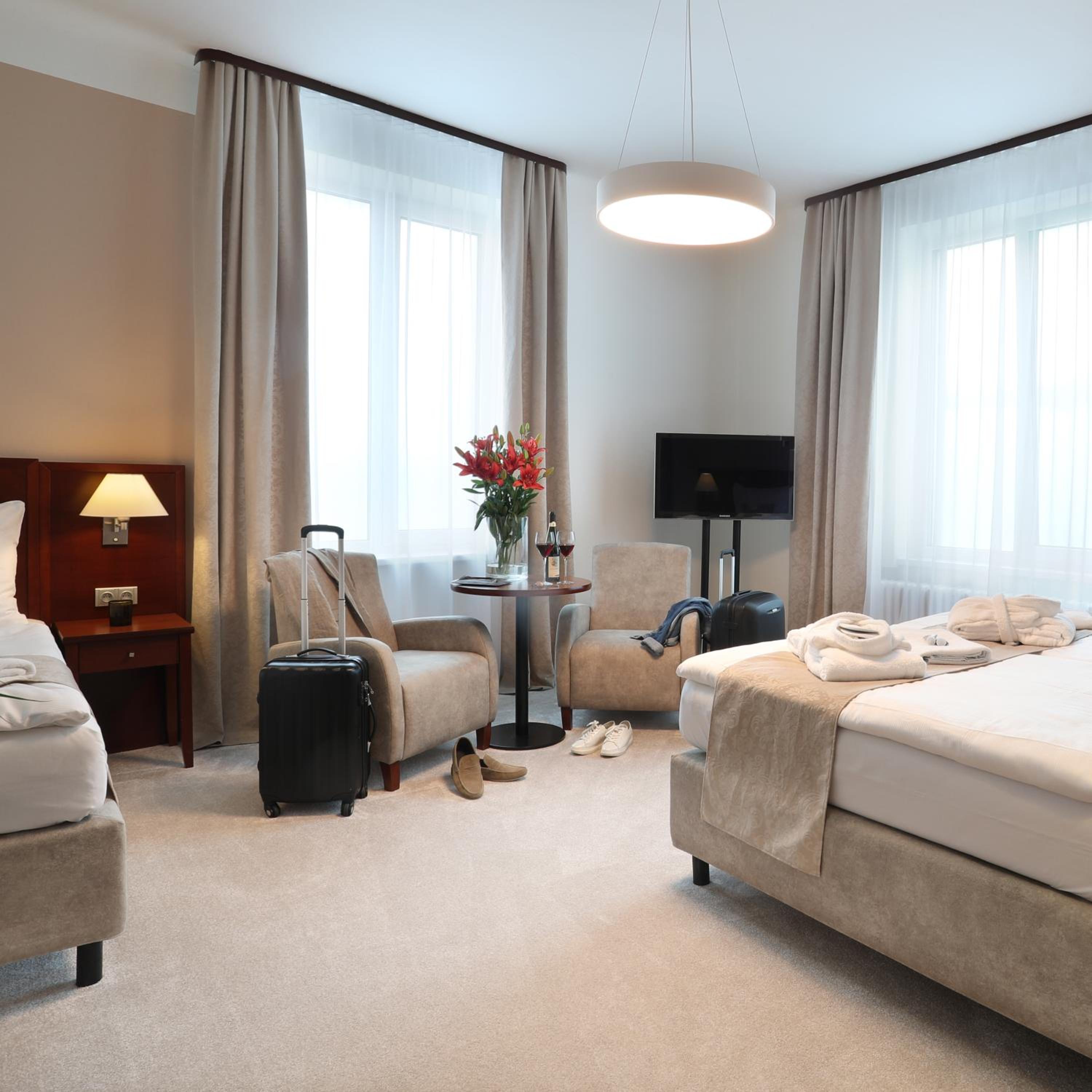 Фото отеля 2