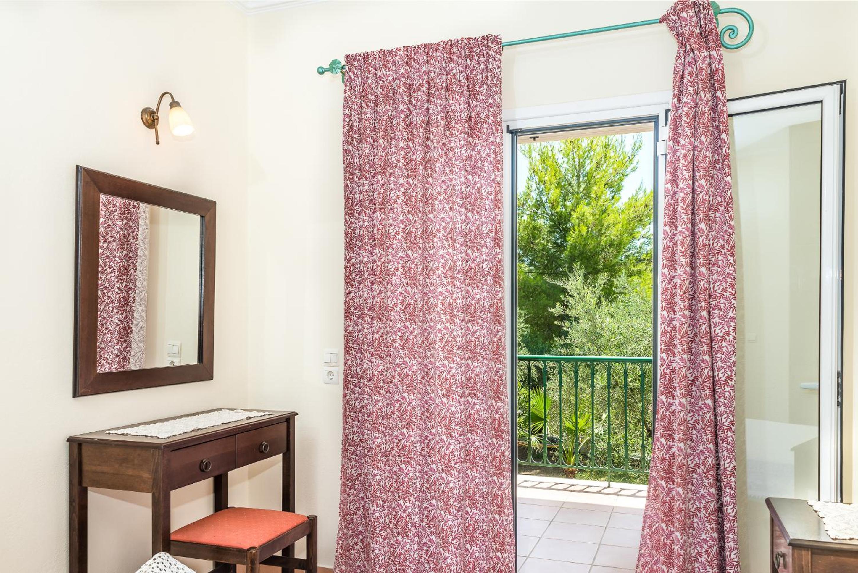 Фото Villa Liofyto Apartments