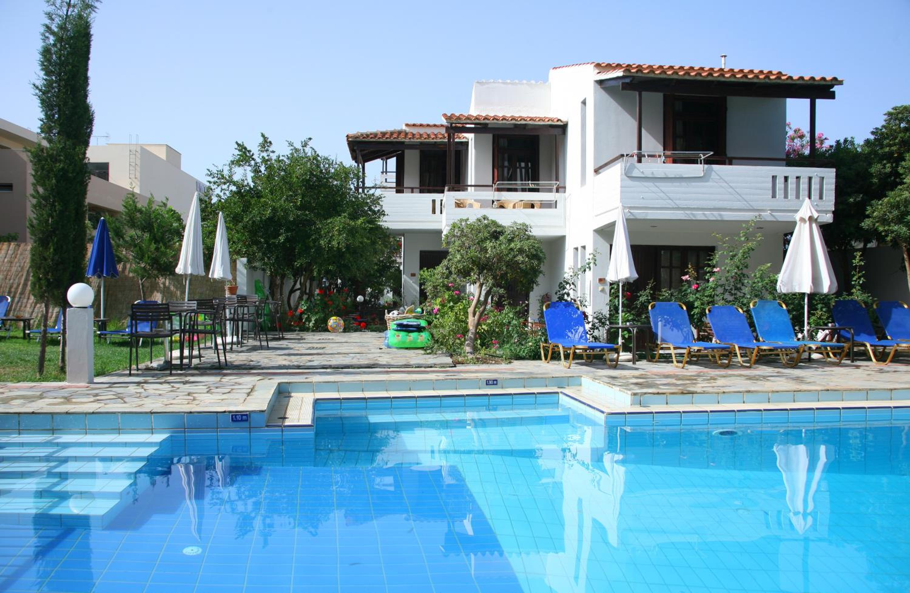 Фото отеля 1