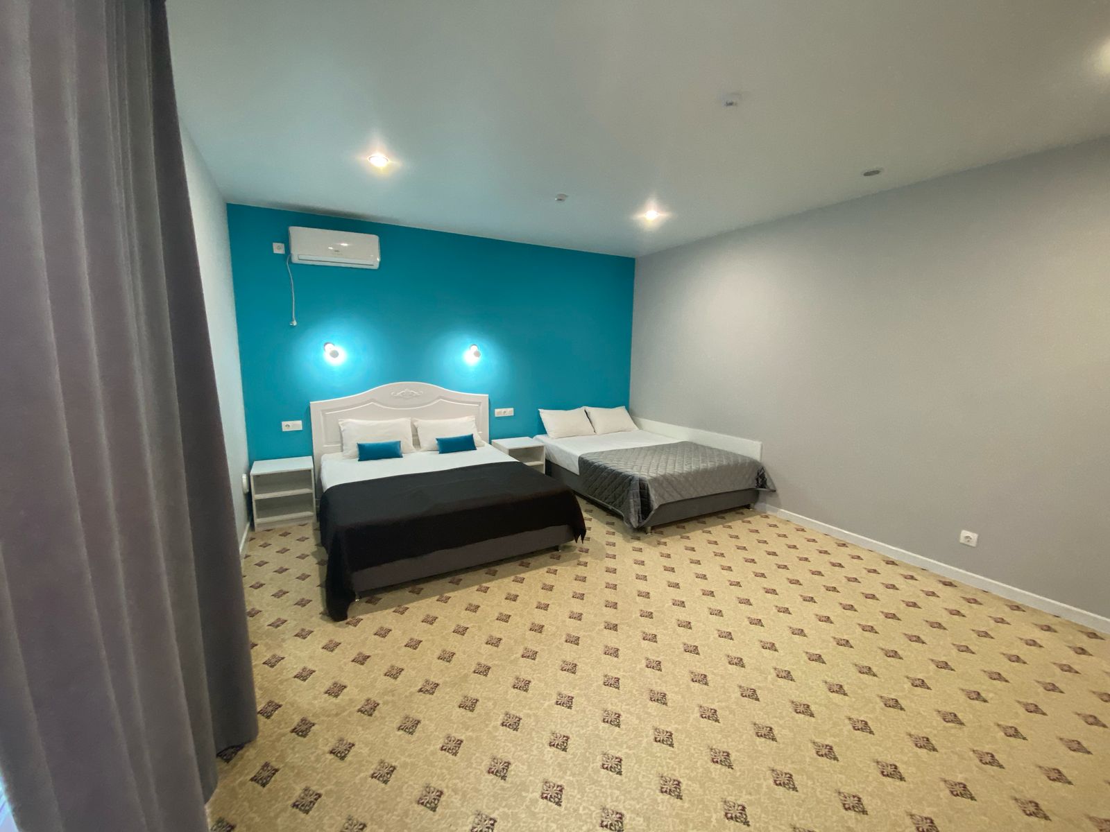 Фото отеля 2