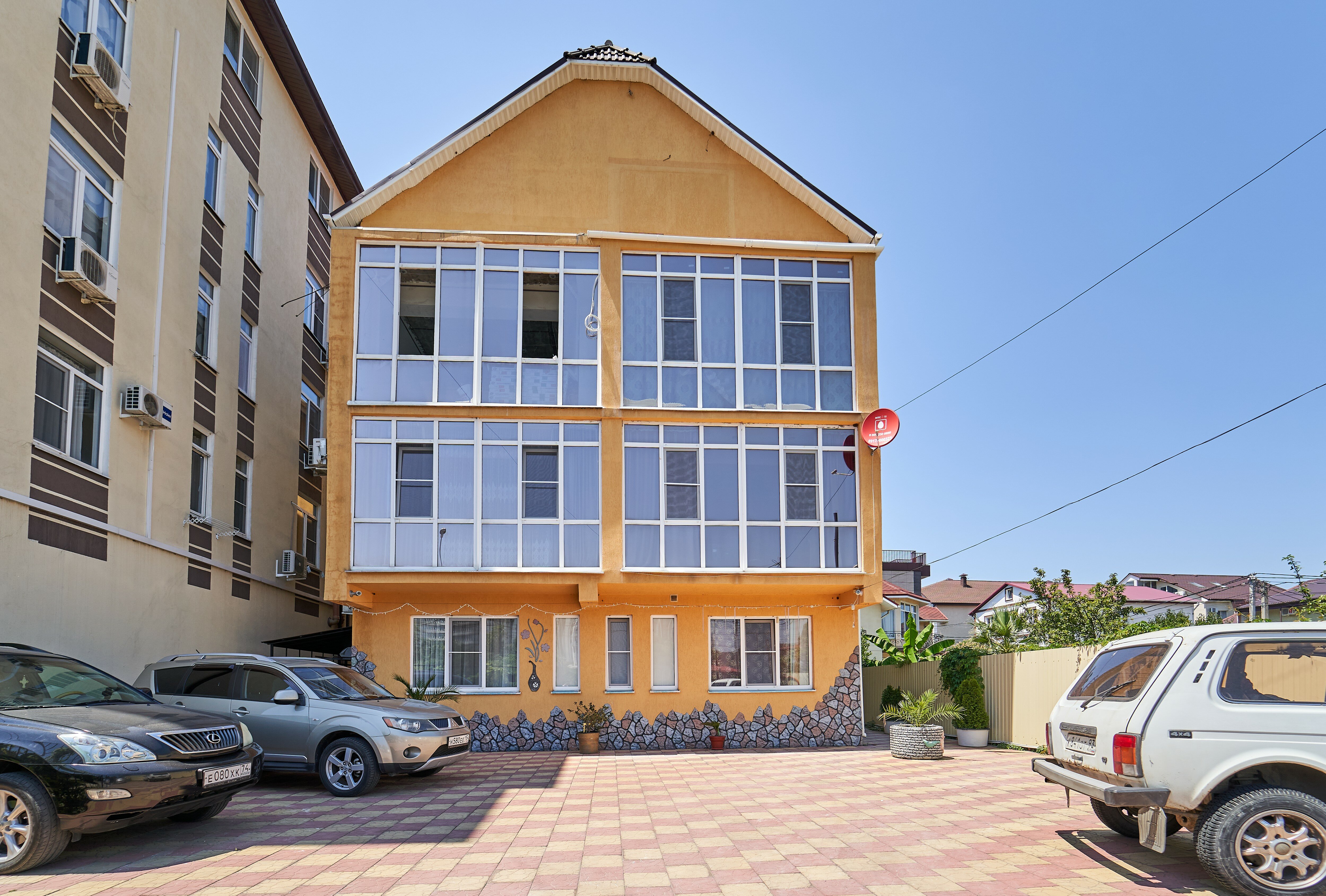 Фото Апартаменты 2-х Комнатные на Перелетной