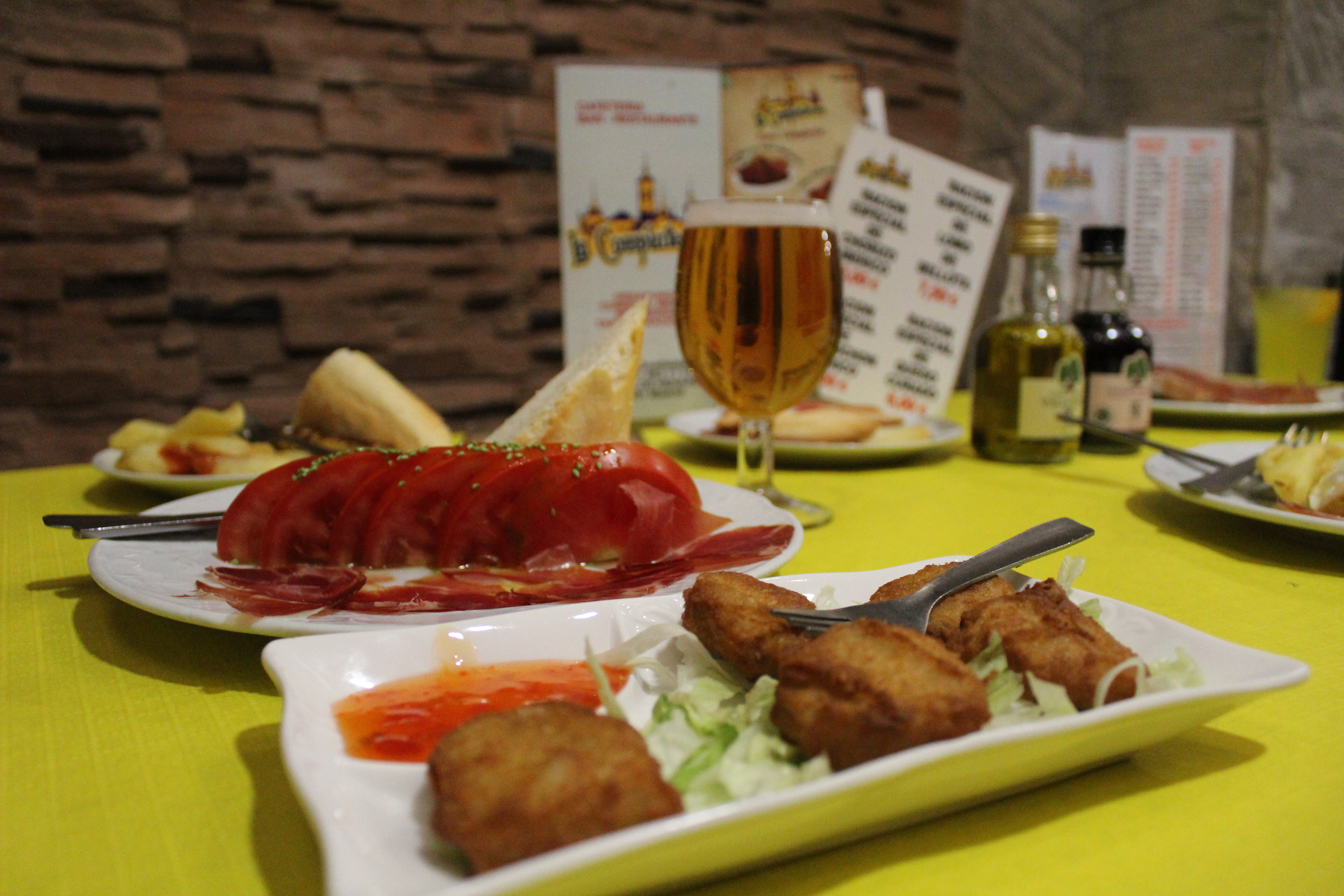 Фото Hostal Cuatro Canos