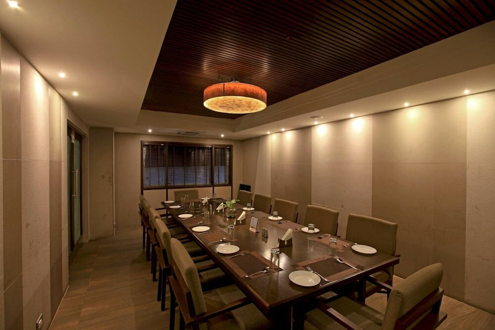 Фото Goutham Grand Hotel