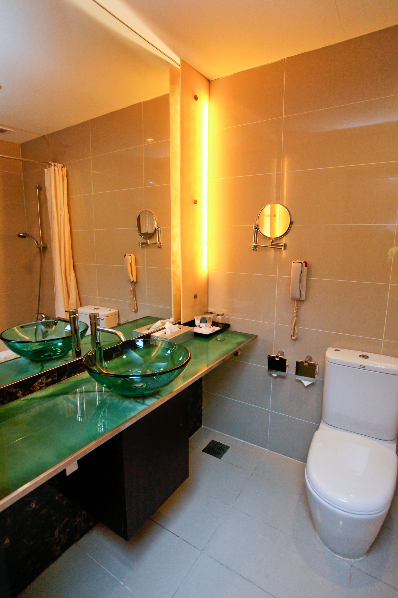 Фото Hotel Royal Queens