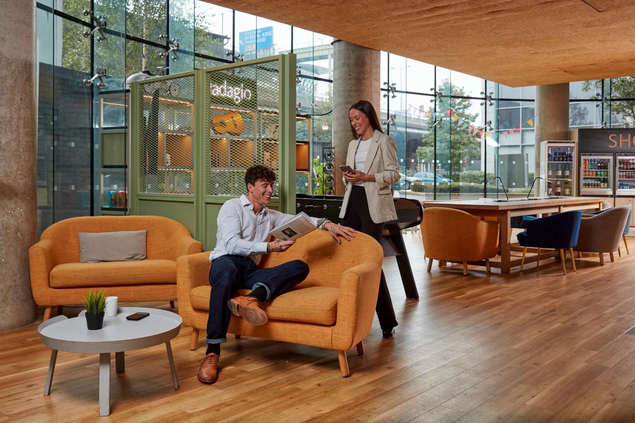 Фото Aparthotel Adagio London Brentford