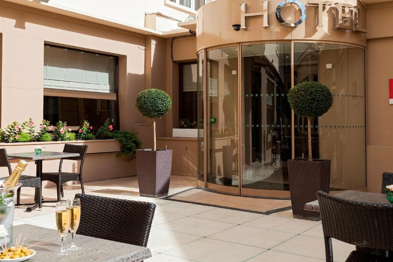 Фото Timhotel Opéra Blanche Fontaine