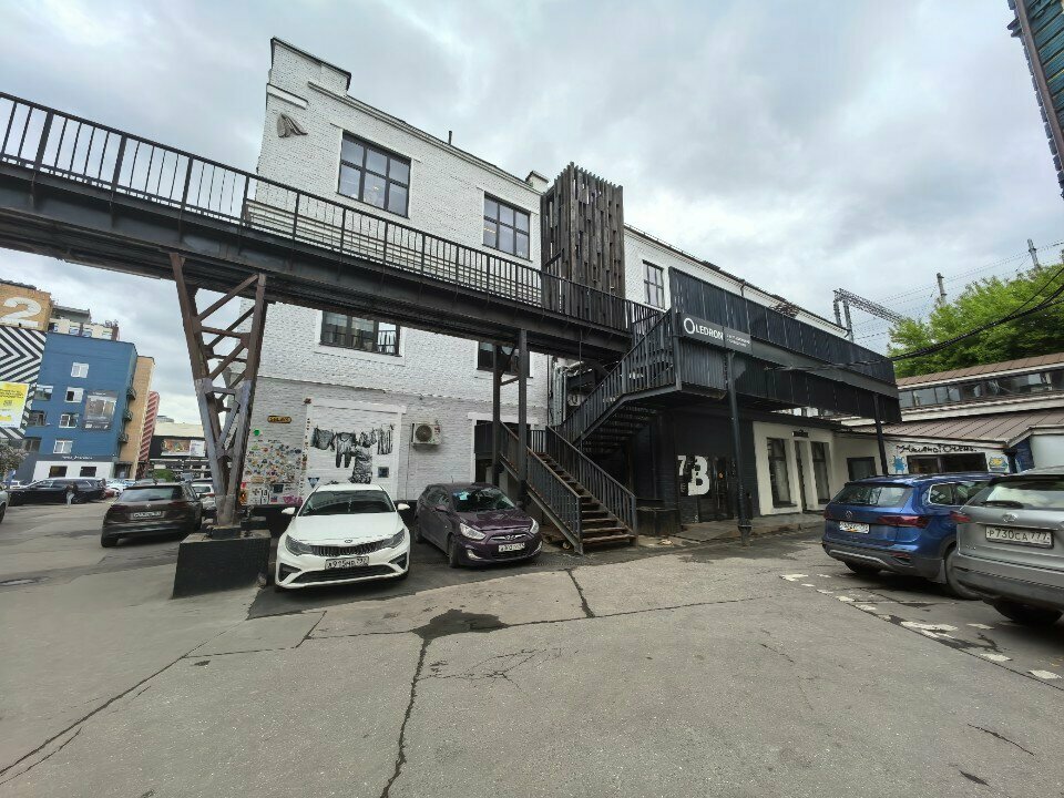 Мебельная фурнитура и комплектующие Showroom Экспо-Торг, Москва, фото