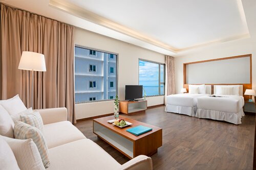 Гостиница A La Carte Da Nang Beach в Дананге