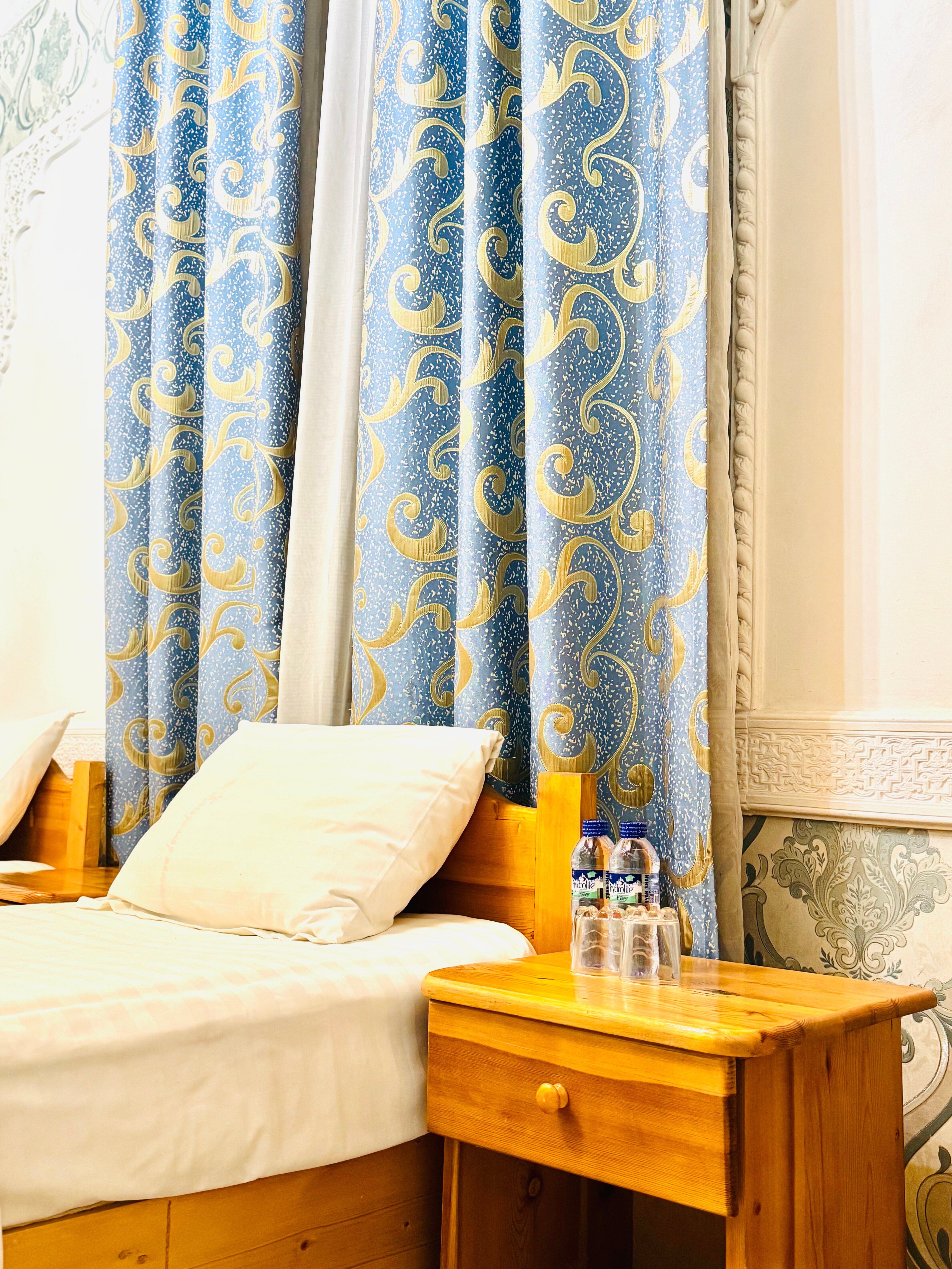 Фото Otkirbek Hotel