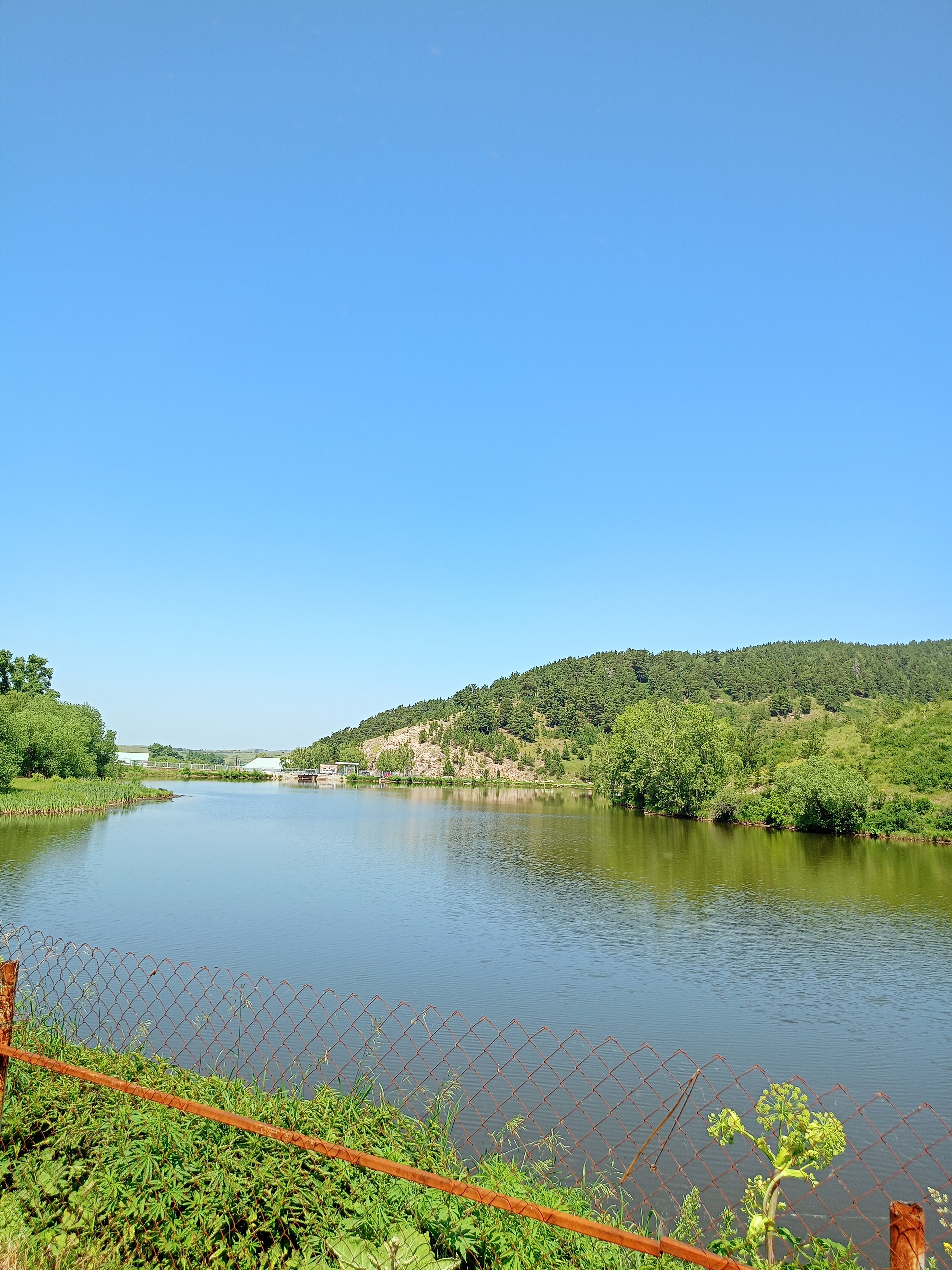 Фото Дом у пруда