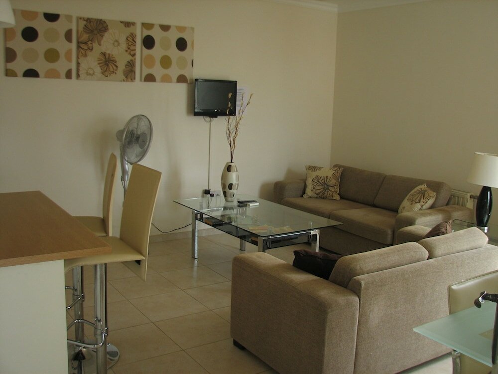 Фото Hill View Restaurant & Apartments