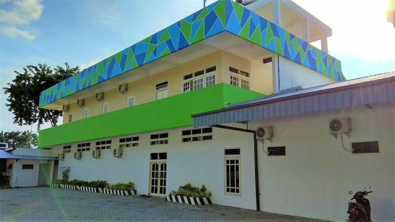 Гостиница Kokonut Guesthouse в Сурабае