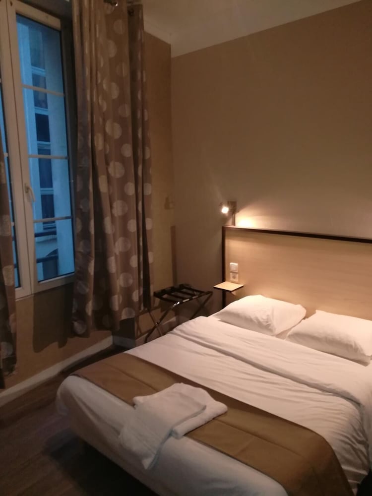 Фото Hôtel Renova