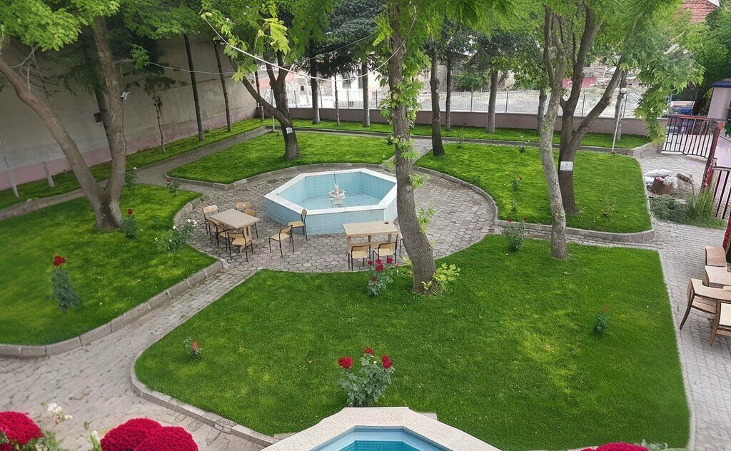 Resort Teachers' House and Evening Art School, Altunhisar, photo