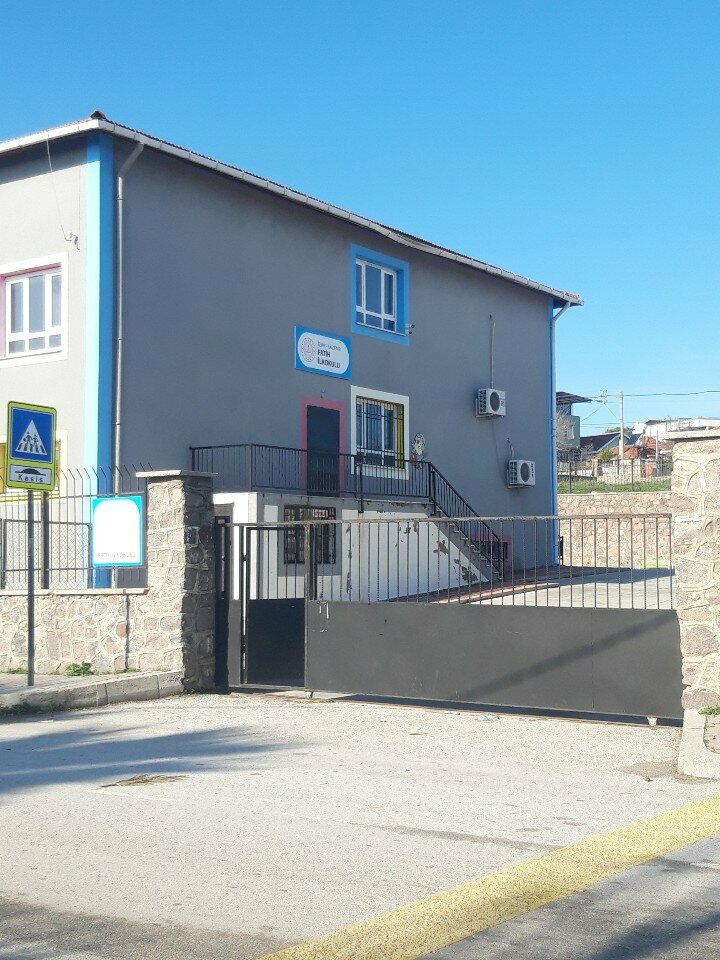 Primary school Fatih Primary School, Izmir, photo