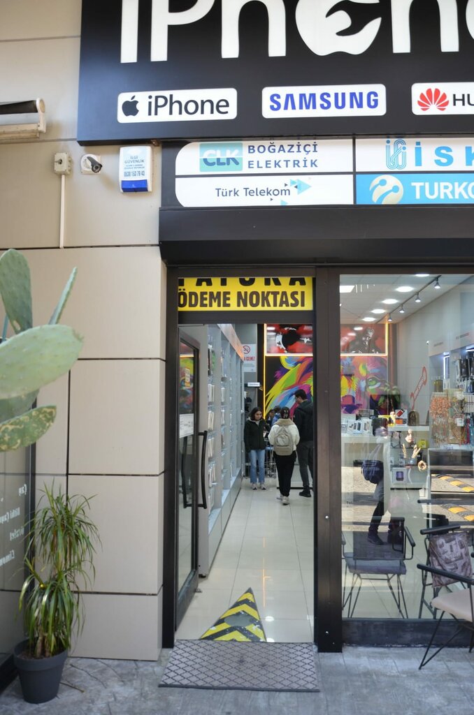 Mobile phone store Toprak İletişim, Istanbul, photo