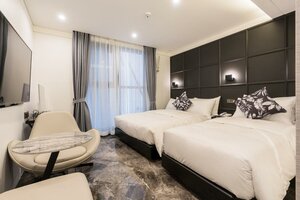 Гостиница The May Hotel