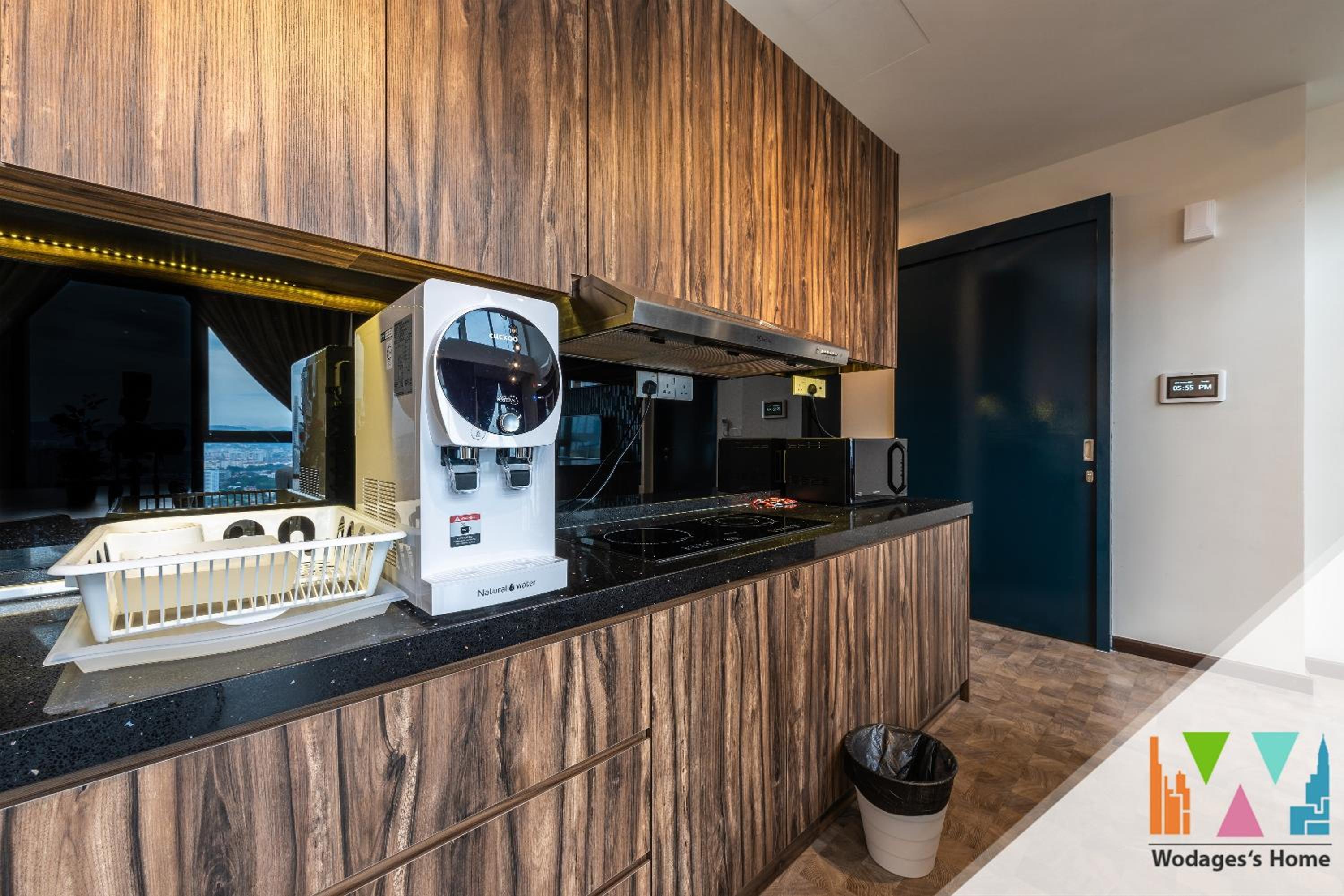 Фото Expressionz Professional Suites Wodages