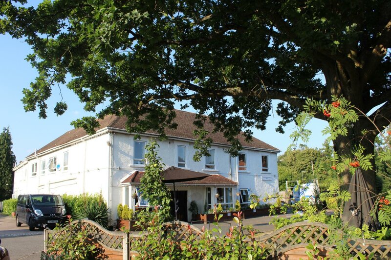 Гостиница The Gatwick White House Hotel