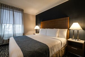 Гостиница Monte Carlo Inn Toronto West Suites