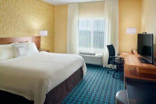 Гостиница Fairfield Inn & Suites by Marriott Hendersonville Flat Rock