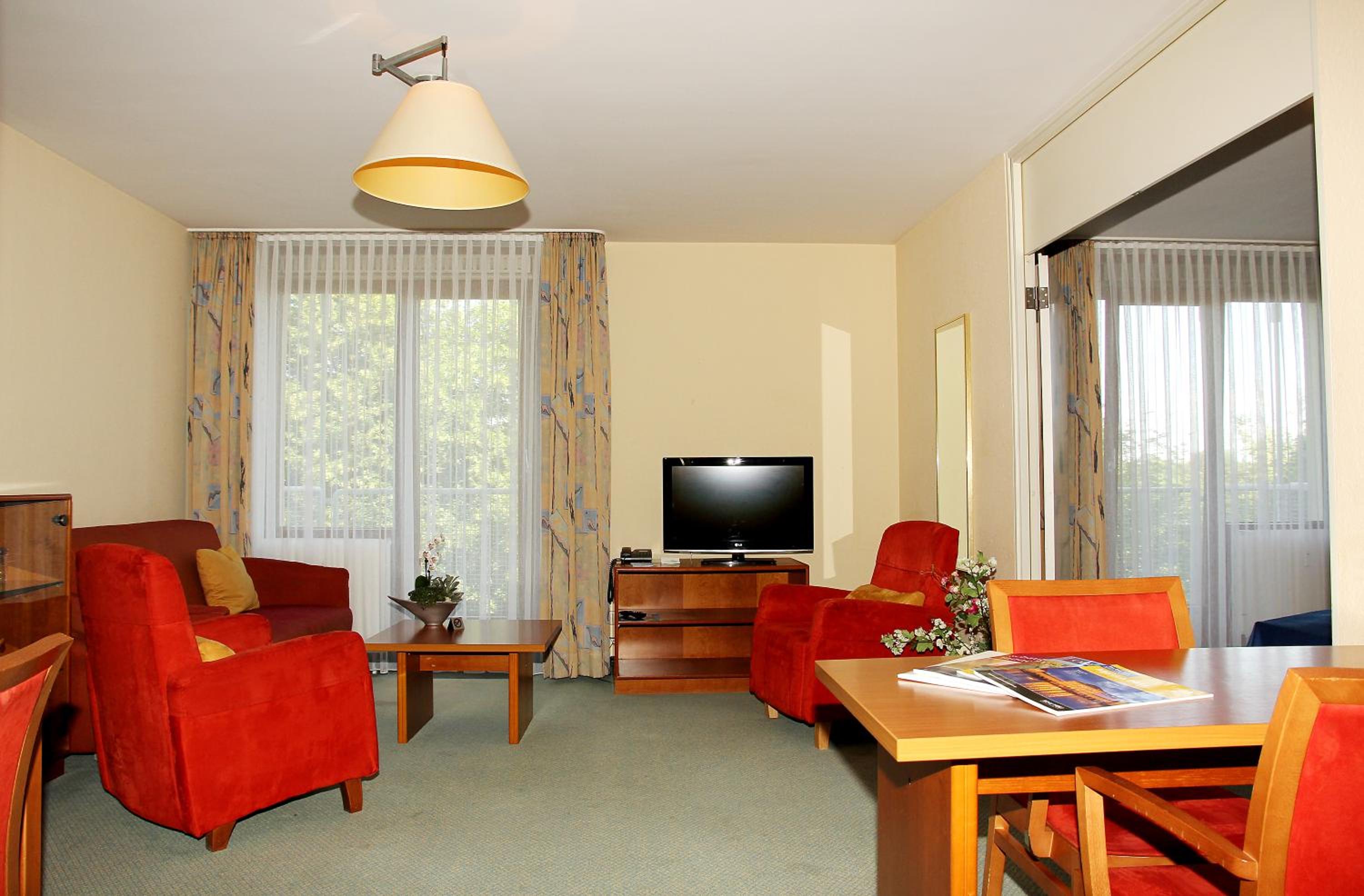 Фото Hotel Gästehaus Forum am Westkreuz