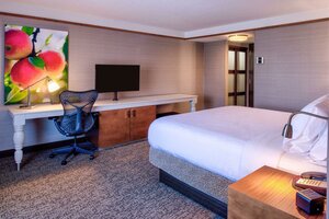 Hilton (Michigan, Oakland County, Southfield), hotel