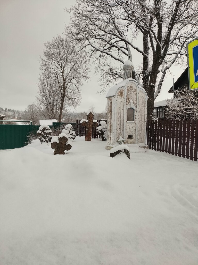 Chapel, memorial cross Часовня с иконой Во имя всех святых земли Русской, Saint‑Petersburg and Leningrad Oblast, photo