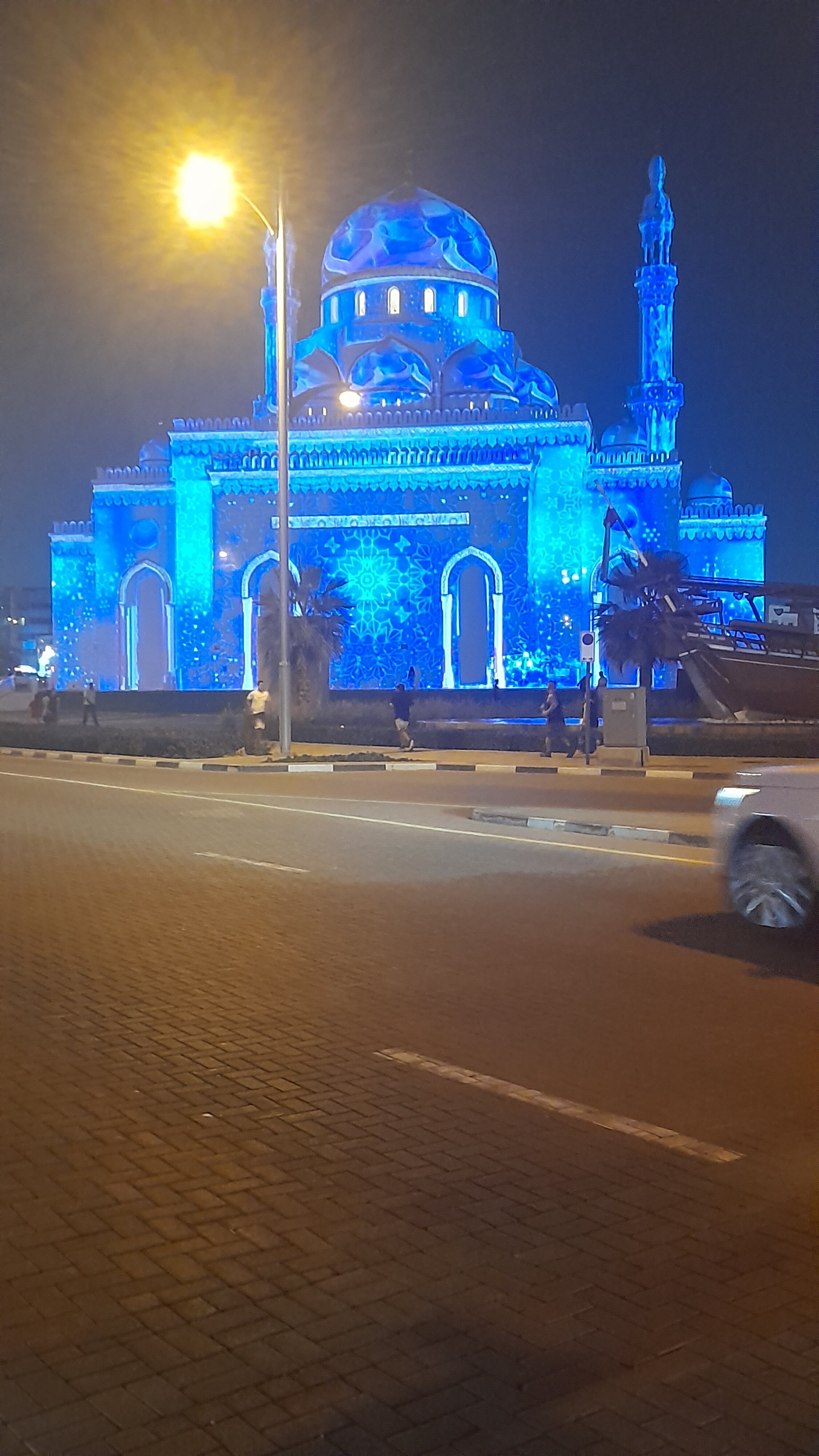 Фото Holiday Inn Express Dubai Jumeirah