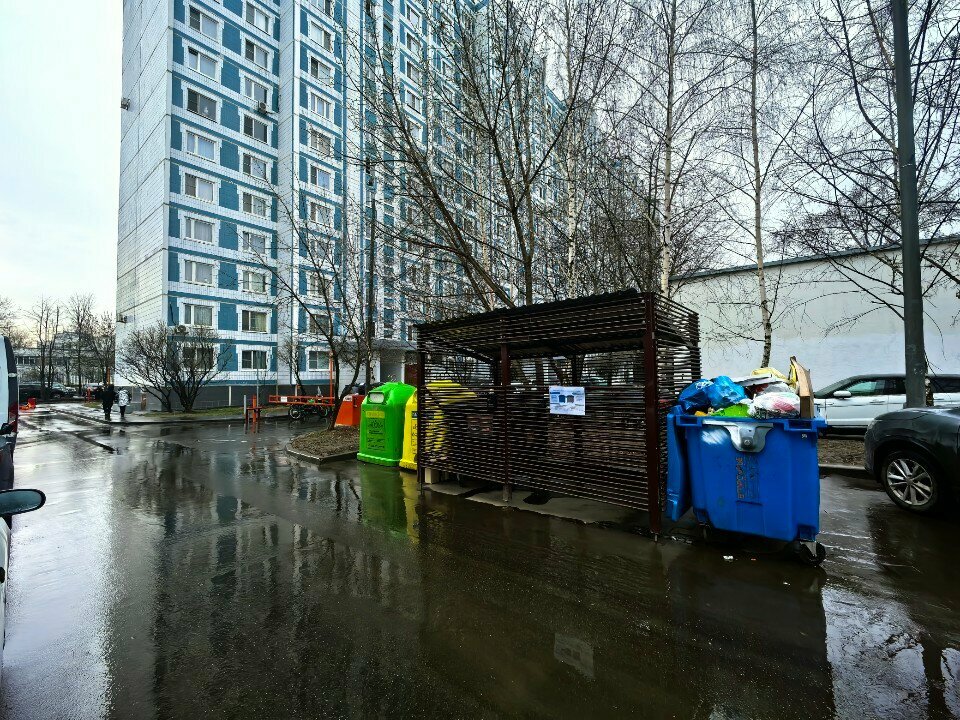 Waste sorting Waste sorting, Moscow, photo