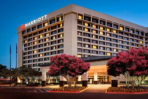 Гостиница Dallas/Addison Marriott Quorum by the Galleria в Льюисвилле