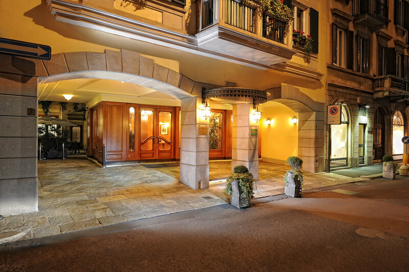 Гостиница Hotel Manzoni в Милане