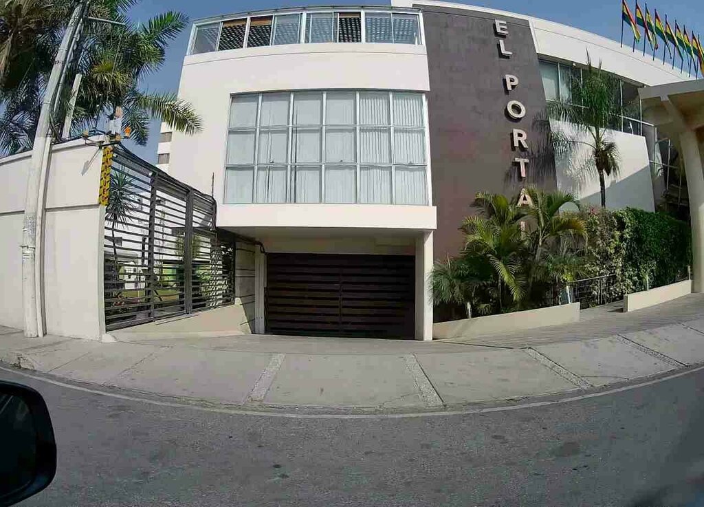 Presenters and event hosts El Portal, Cochabamba, photo