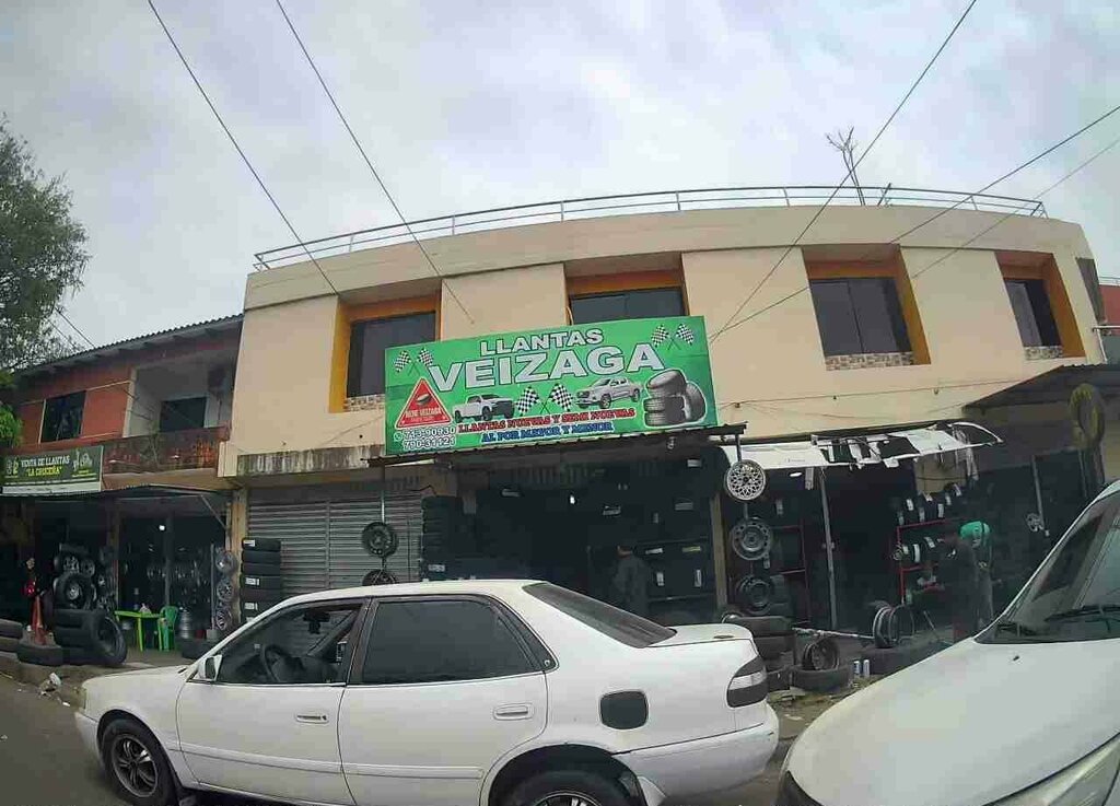 Motorcycle spare parts Lubricants and Tires Sarita, Santa Cruz de la Sierra, photo