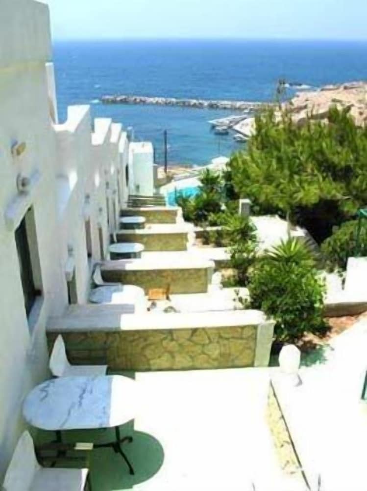 Фото Finiki View Hotel Apartments