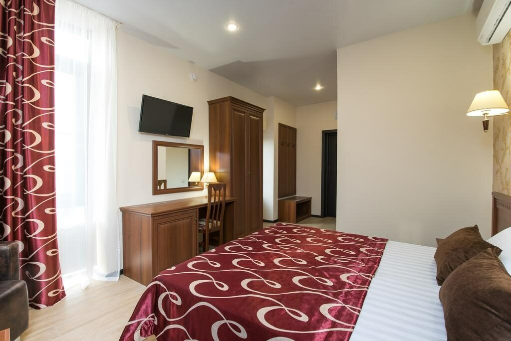 Фото Суворов