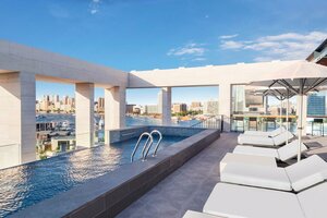отель Al Seef Heritage Hotel Dubai, Curio Collection by Hilton