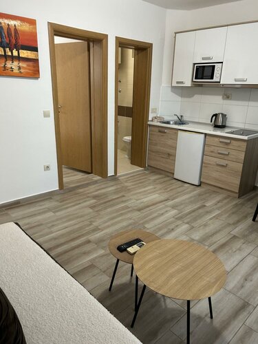 Апартаменты B&t Apartments